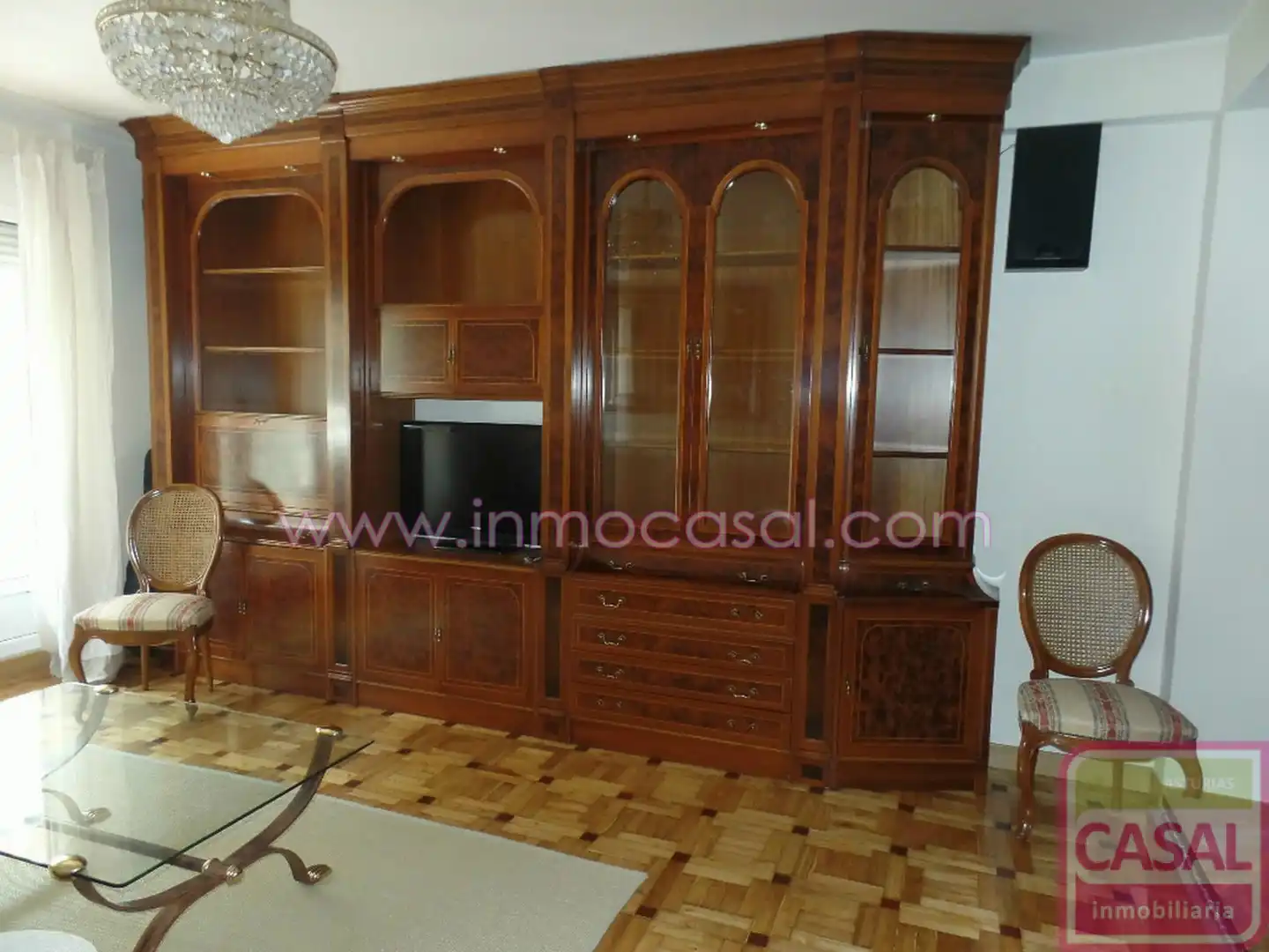 Sala de estar de Piso de alquiler en Oviedo  con Calefacción, Terraza y Amueblado