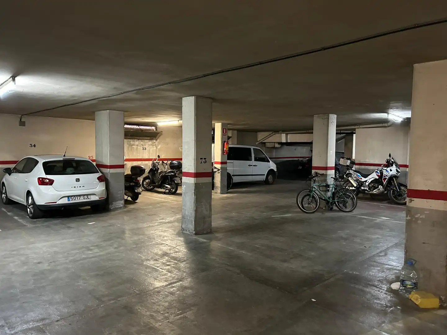 Local comercial en venda a Carrer d'Almeria 26