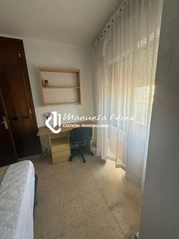 Schlafzimmer von Wohnung zur Miete in Cáceres mit Terrasse und Möbliert