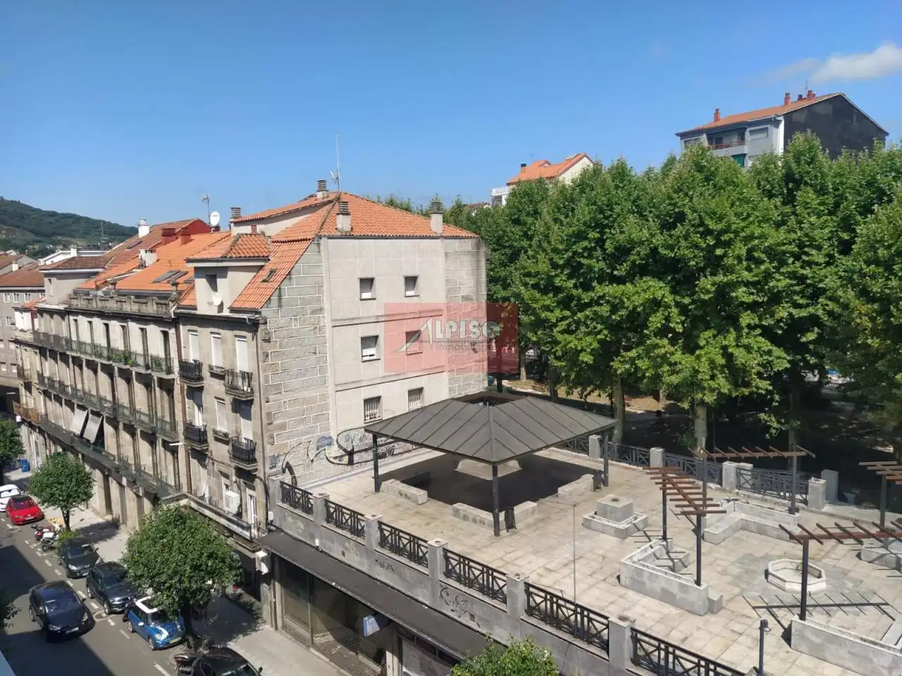 Vista exterior de Dúplex en venda en Ourense Capital  amb Calefacció, Parquet i Moblat