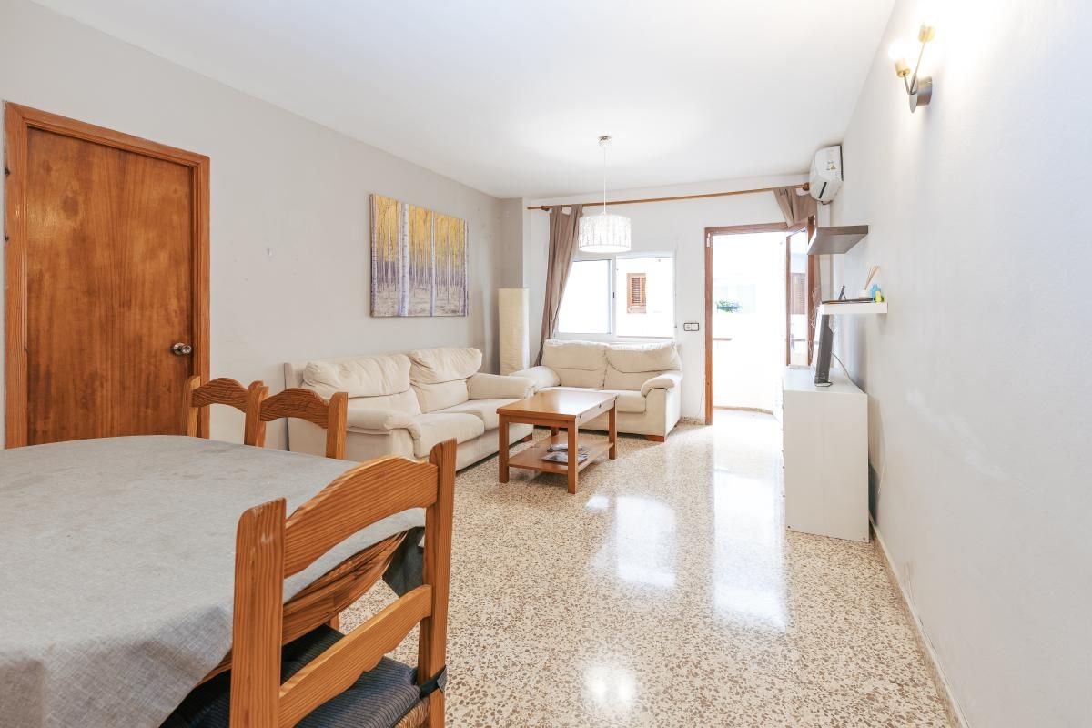 Living room of Flat for sale in Santa Eulària des Riu  with Heating, Terrace and Storage room