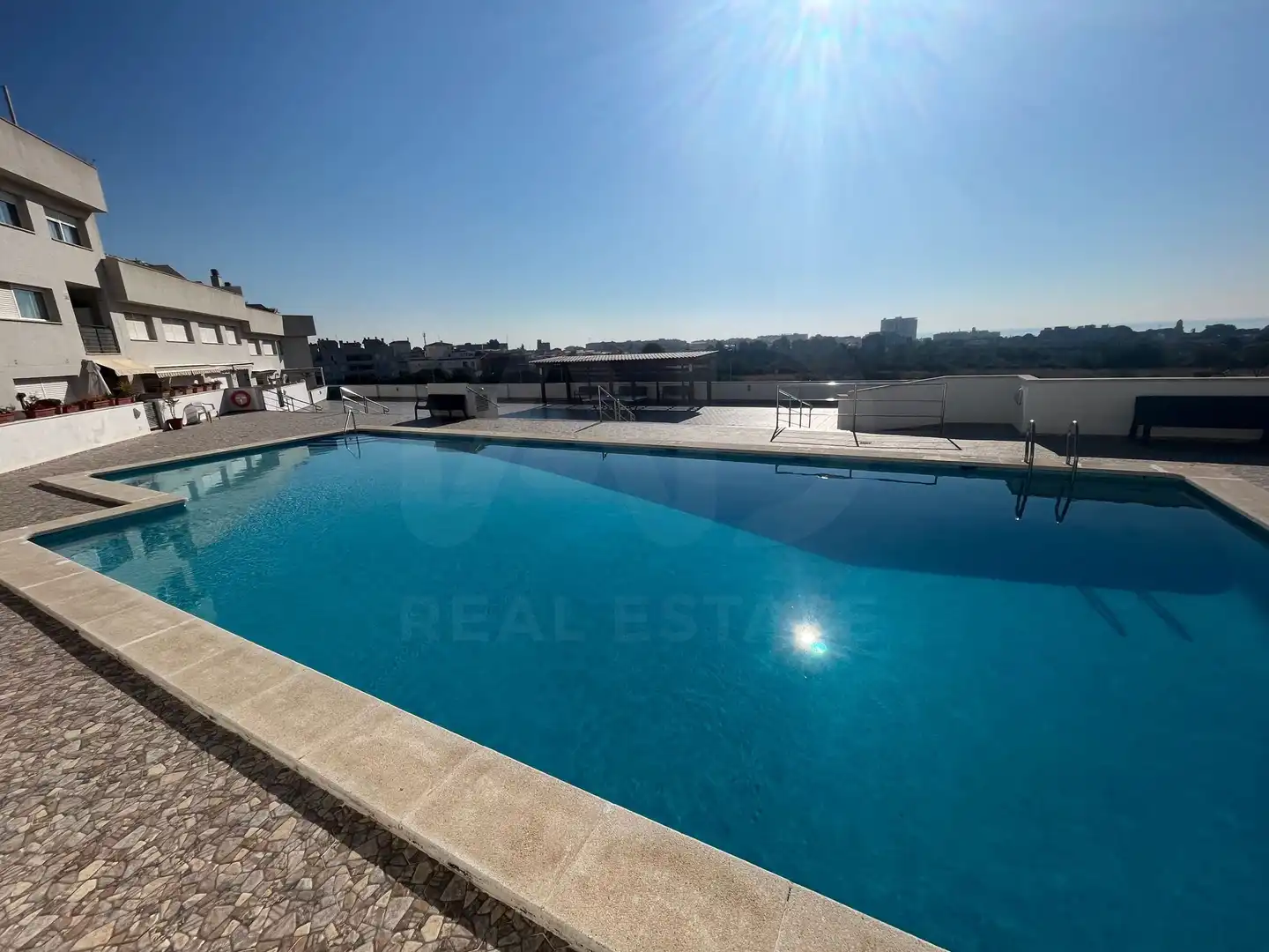 Piscina de Dúplex en venda en El Vendrell amb Aire condicionat, Calefacció i Terrassa