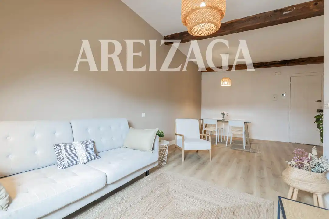 Sala de estar de Ático en venta en Donostia - San Sebastián  con Calefacción y Amueblado