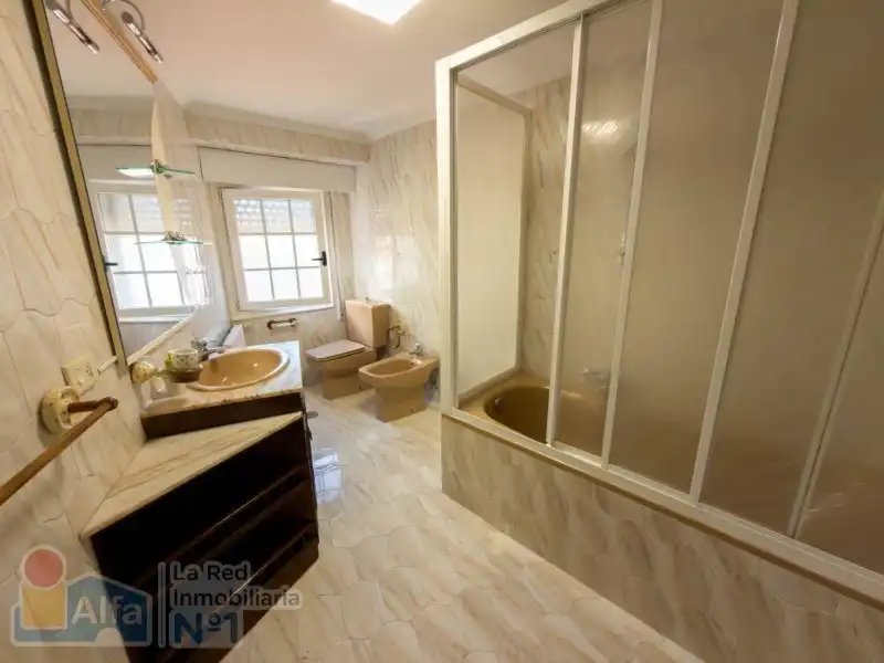 Baño de Casa adosada en venta en Vigo  con Calefacción, Jardín privado y Amueblado