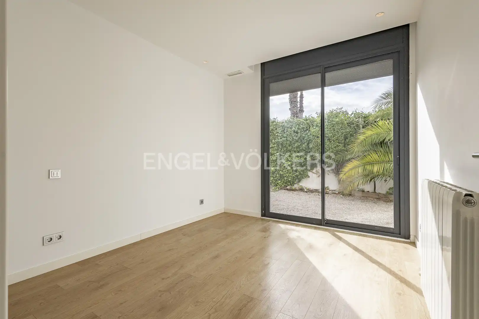 Habitación de Casa o chalet en venta en Vilanova i la Geltrú con Aire acondicionado, Calefacción y Jardín privado
