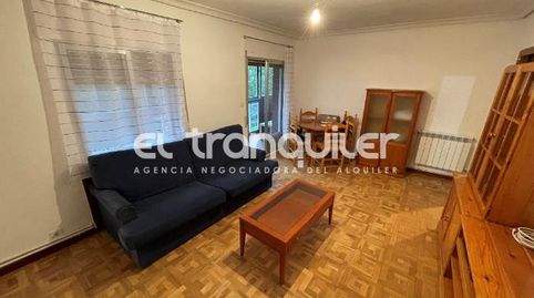 Foto 2 de Piso de alquiler en Avenida San Luis, Pinar del Rey, Madrid Capital