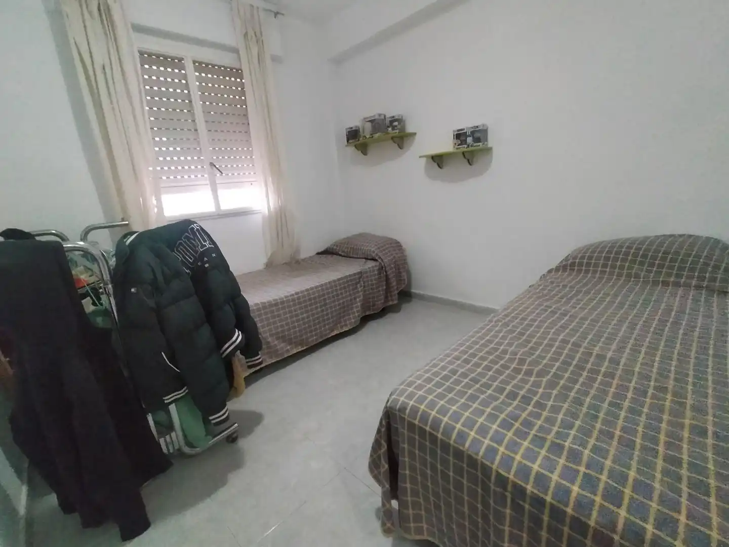 Habitación de Piso en venta en La Línea de la Concepción con Terraza