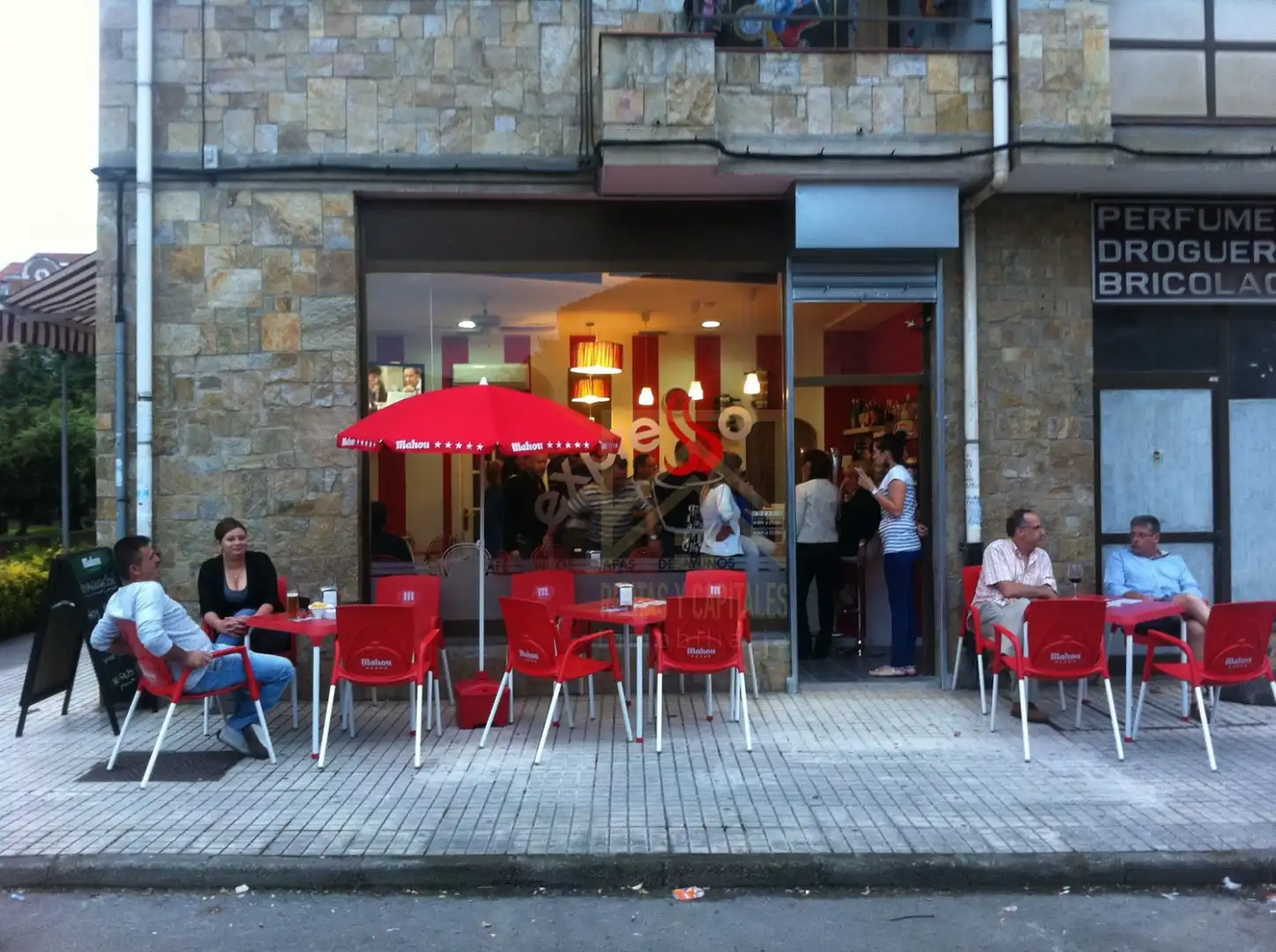 Local comercial en venda a Los Corrales de Buelna, imagen 2