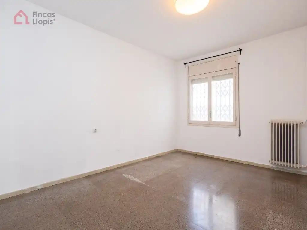 Habitación de Piso en venta en Barcelona con Balcón