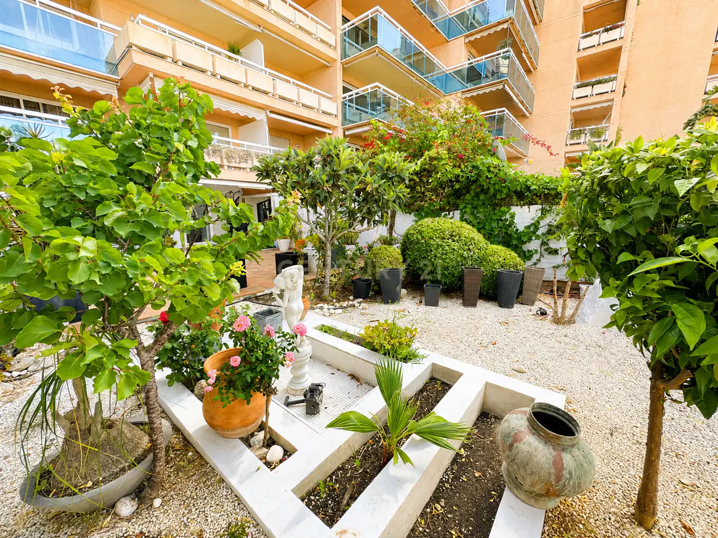 Wohnungen zur Miete in CL DE S'ILLA PLANA 1025 EDIFICIO AQUATIC PARKEIVIS, Marina Botafoc - Platja de Talamanca