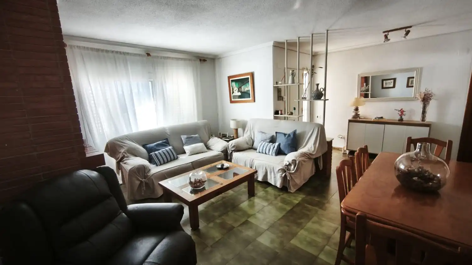 Sala d'estar de Casa adosada en venda en Benicasim / Benicàssim amb Calefacció, Terrassa i Traster