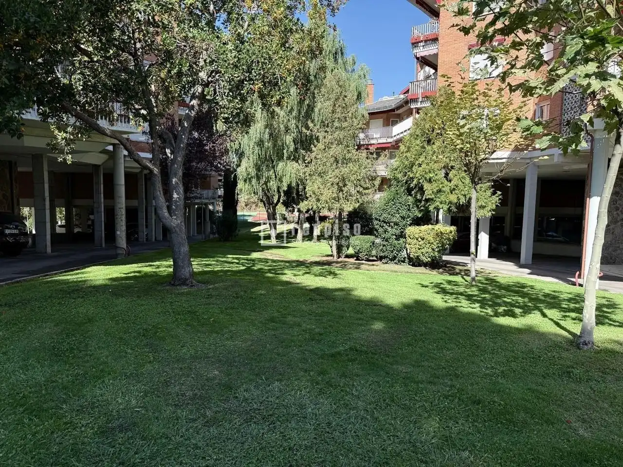 Vista exterior de Pis en venda en Colmenarejo amb Aire condicionat, Calefacció i Terrassa