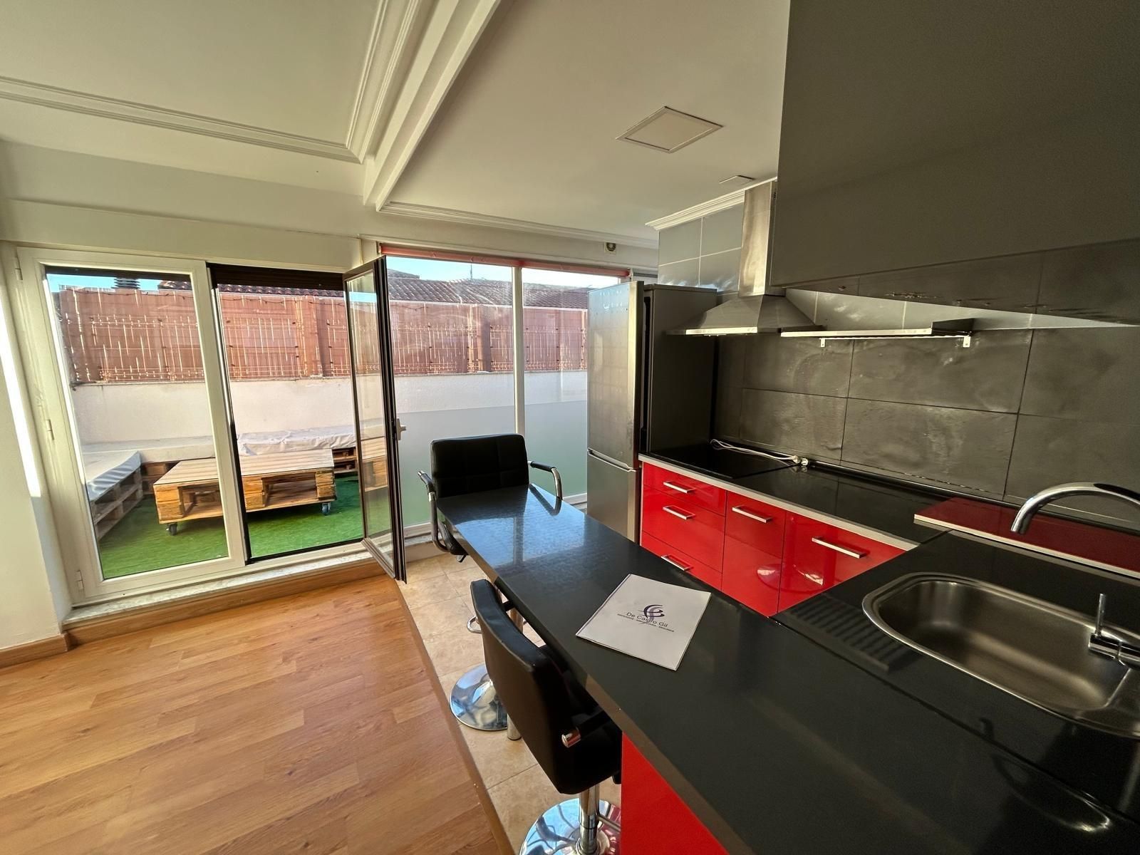 Cuina de Pis en venda en Salamanca Capital amb Calefacció, Terrassa i Balcó