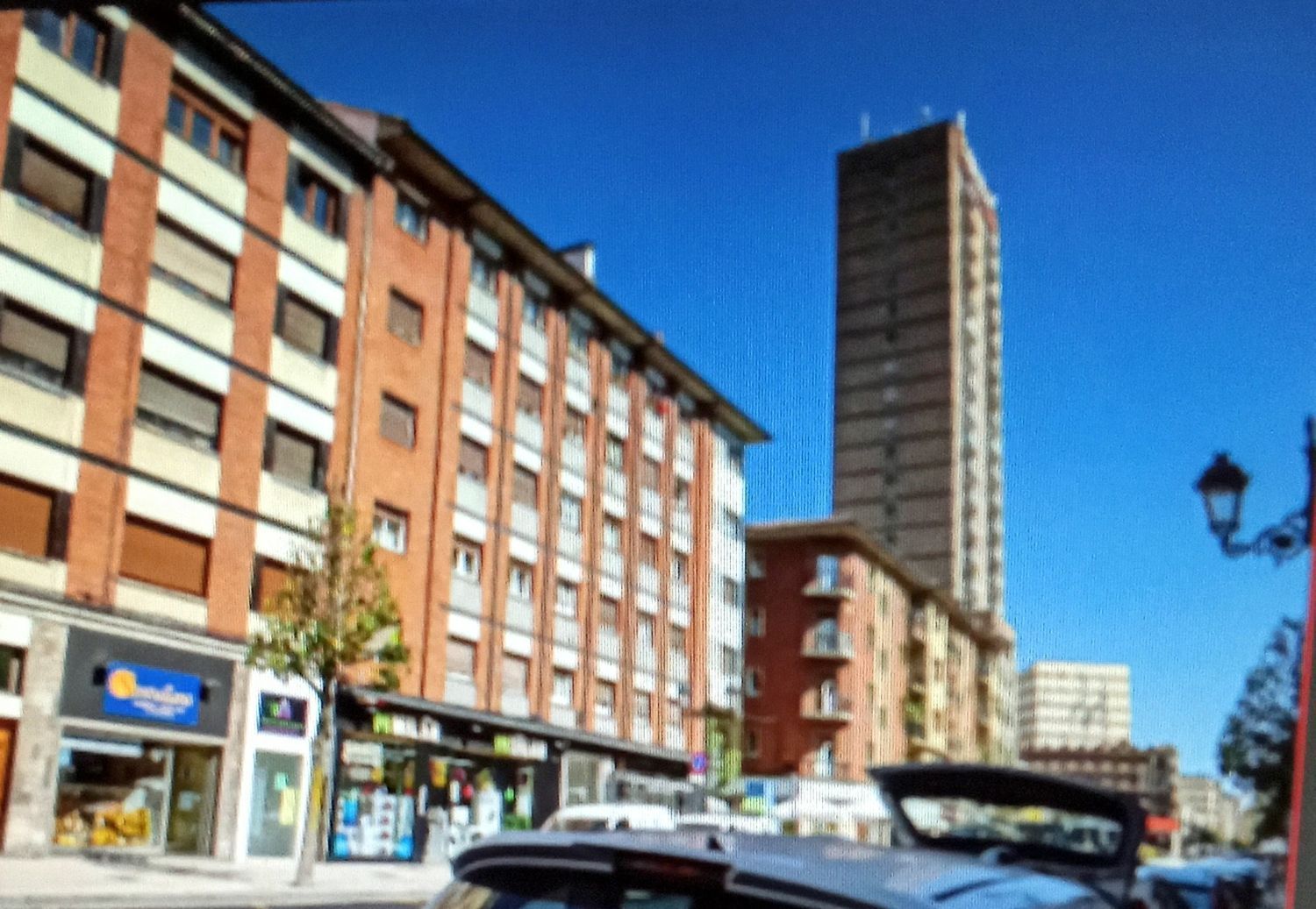 Vista exterior de Piso en venta en Oviedo 