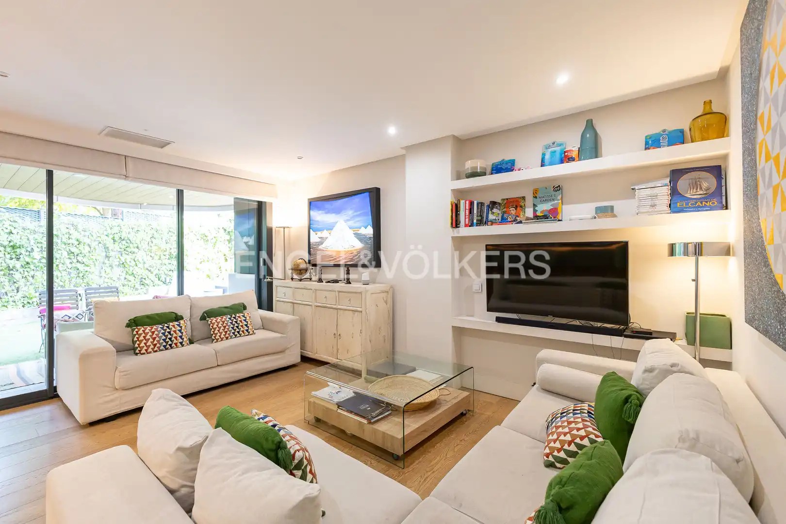 Living room of Apartments for sale in Alcobendas  with Air Conditioner, Heating and Private garden