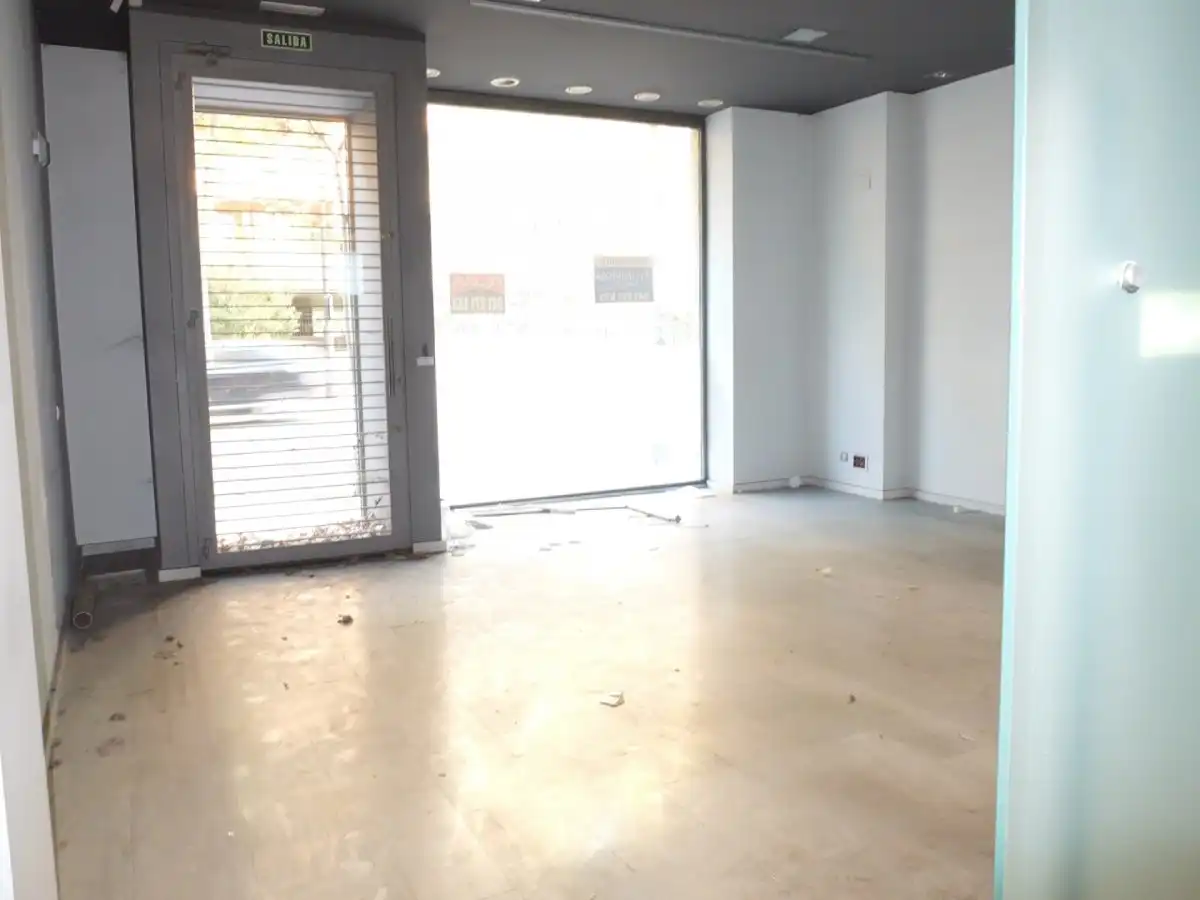 Local comercial en venta en Calle Chile 58