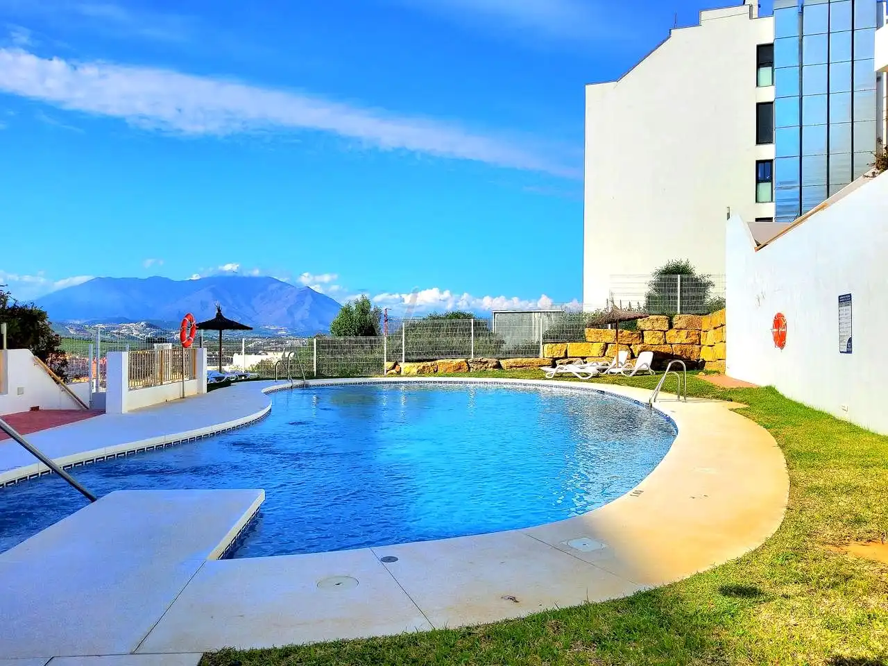Apartamento de alquiler en La Duquesa