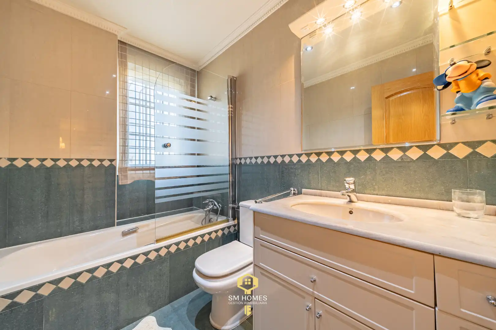Baño de Casa adosada en venta en Coslada con Calefacción, Jardín privado y Terraza