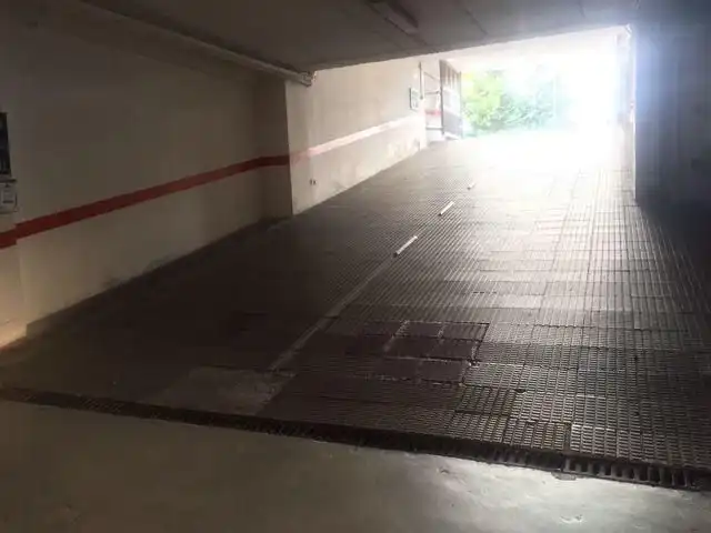 Aparcament de Garatge de lloguer en Mendebaldea - Ermitagaña