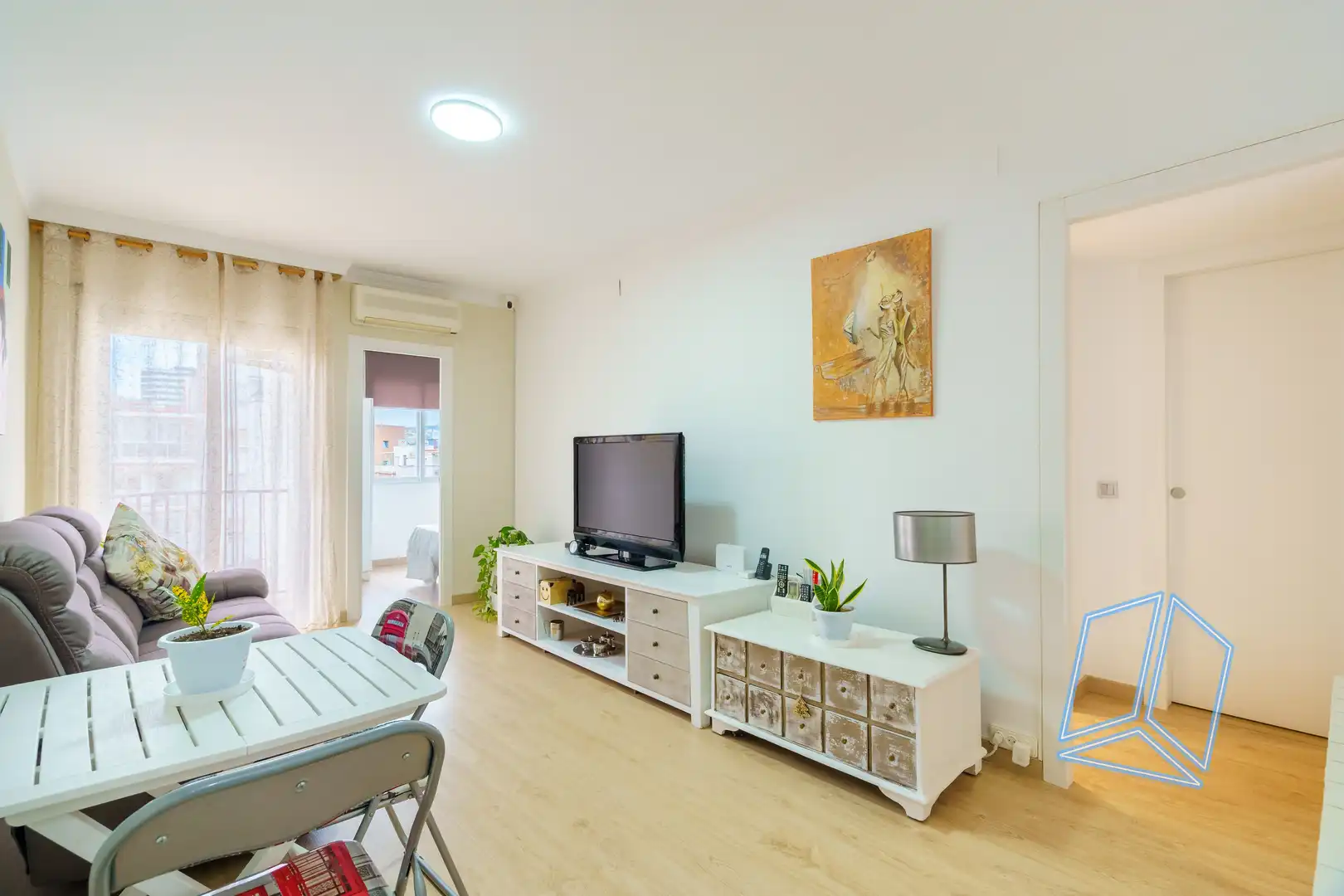 Sala de estar de Piso en venta en L'Hospitalet de Llobregat con Balcón