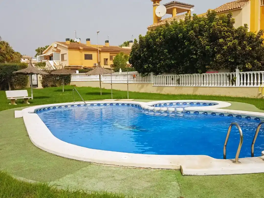 Piscina de Pis en venda en Orihuela amb Aire condicionat i Terrassa