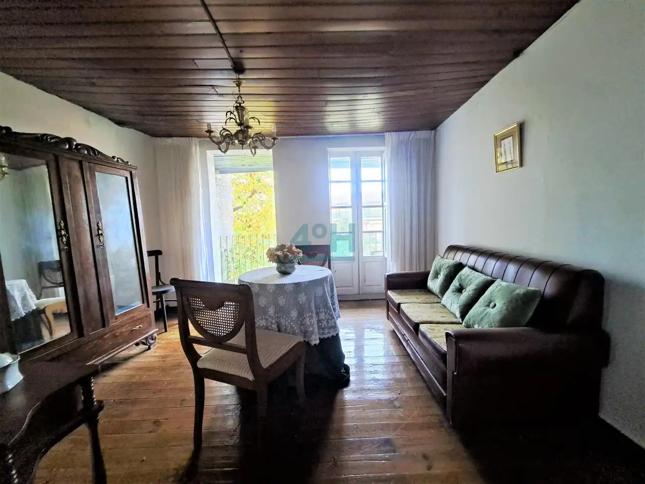 Sala d'estar de Casa o xalet en venda en Allariz amb Moblat i Balcó