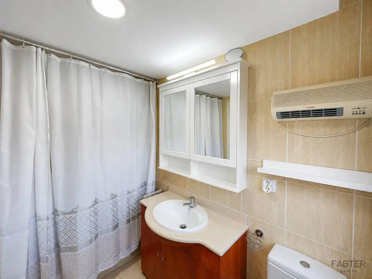 Bany de Pis en venda en Santa Eulàlia de Ronçana amb Aire condicionat, Calefacció i Parquet