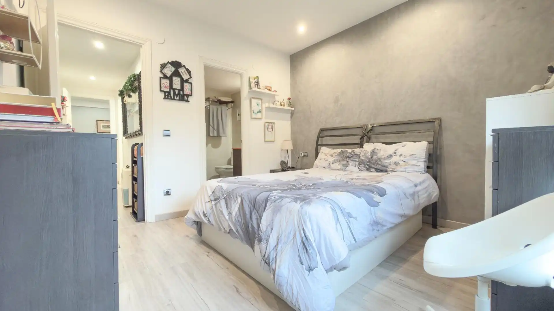 Habitación de Piso en venta en Donostia - San Sebastián  con Calefacción, Parquet y Trastero