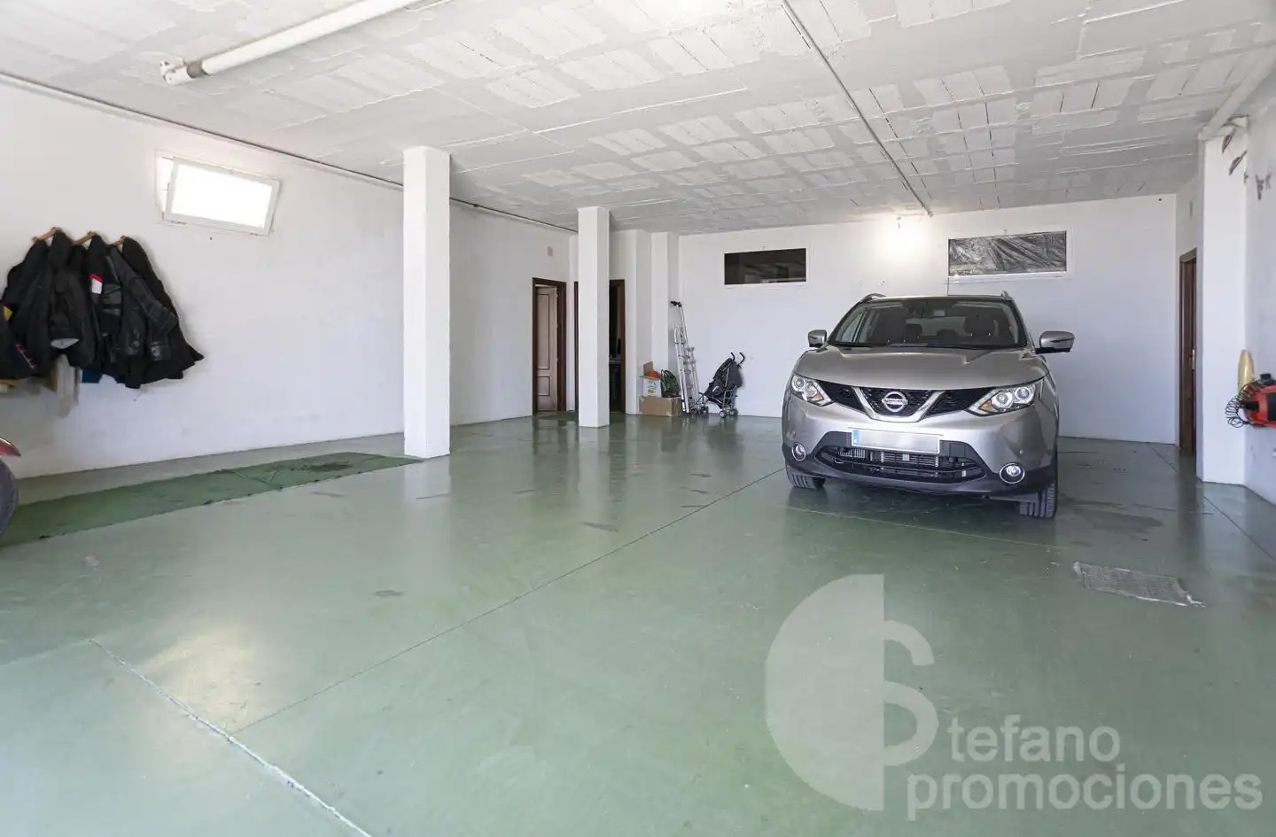 Parking de Casa adosada en venta en Málaga con Aire acondicionado, Jardín privado y Terraza
