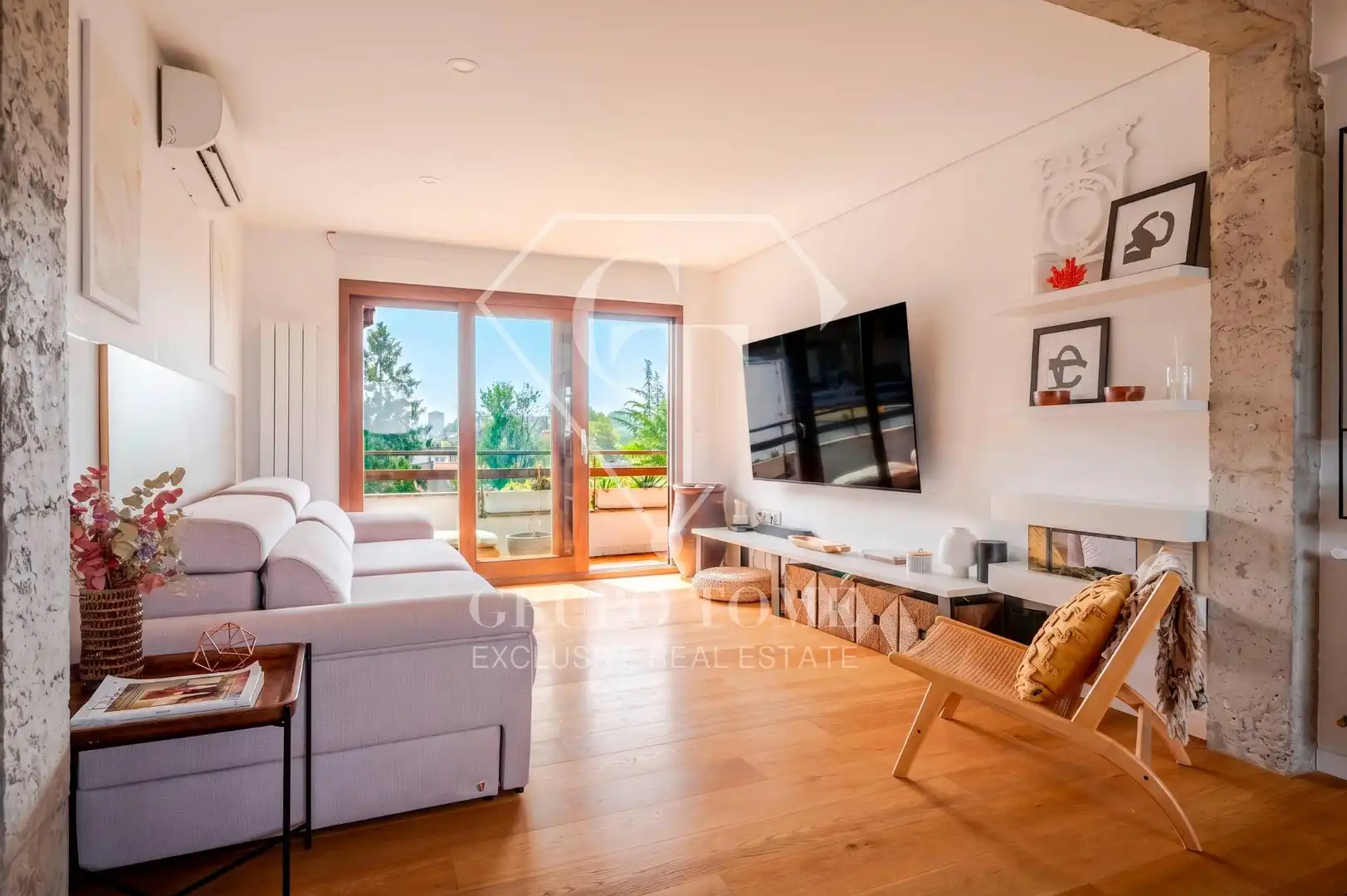 Sala d'estar de Pis en venda en Donostia - San Sebastián  amb Aire condicionat, Calefacció i Terrassa