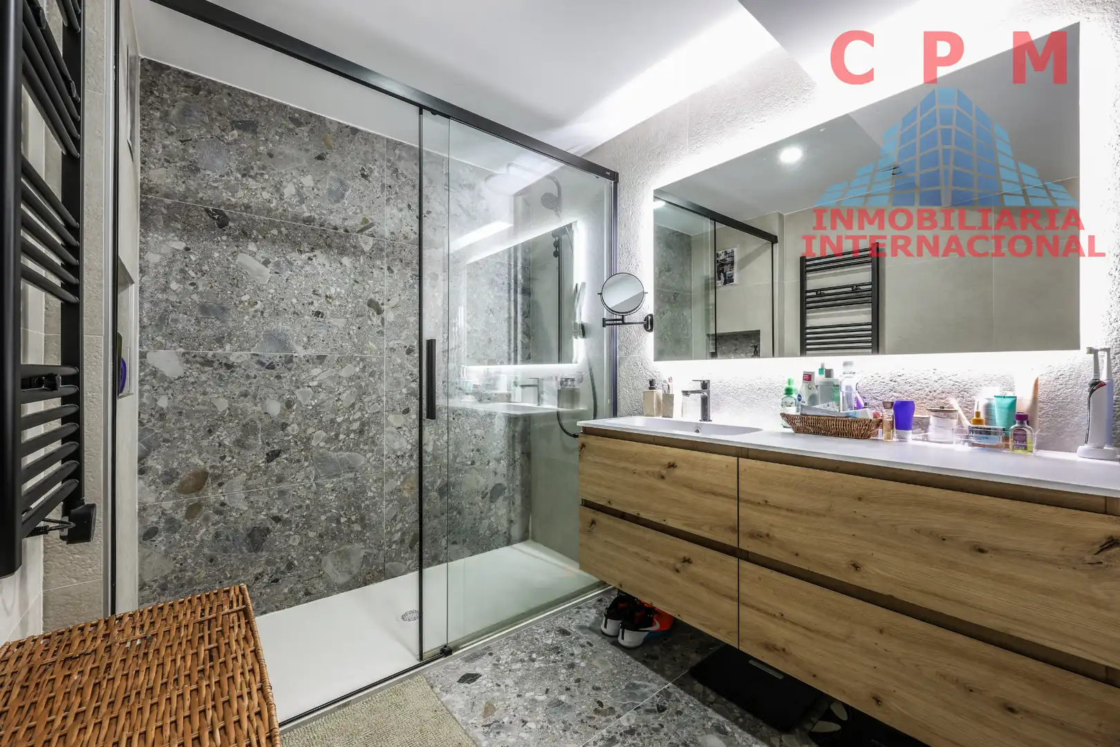 Bathroom of Flat for rent in Madrid  with Air Conditioner, Heating and Parquet flooring