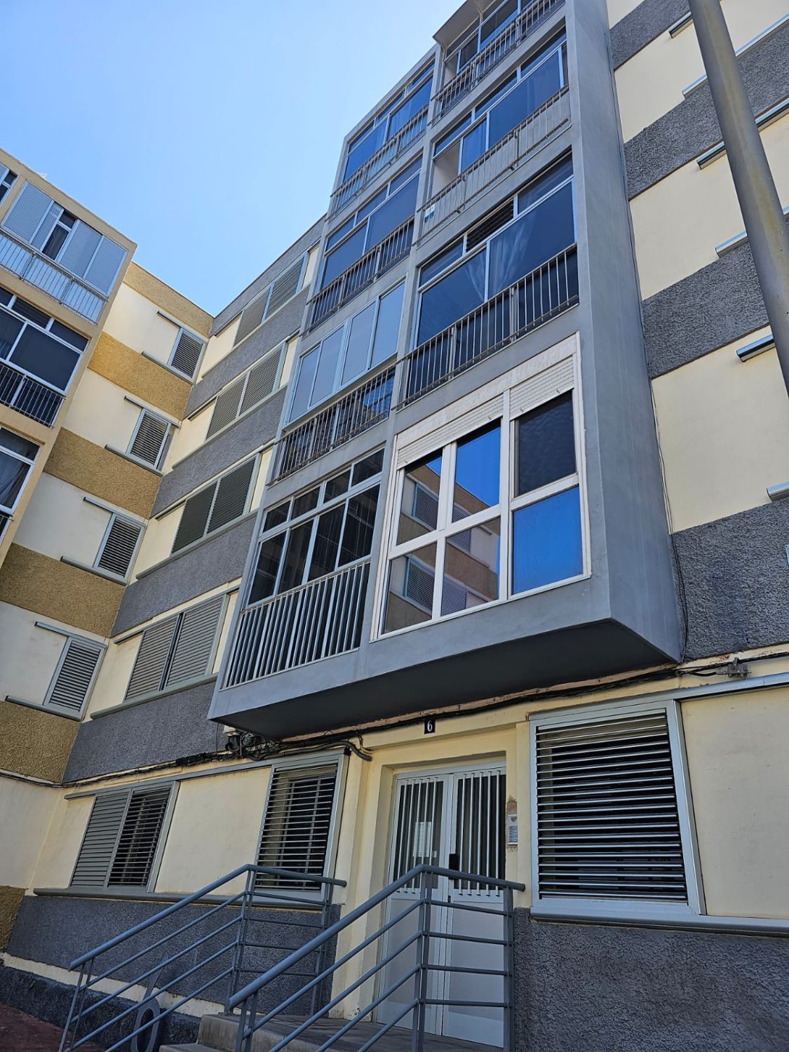 Exterior view of Flat for sale in  Santa Cruz de Tenerife Capital  with Balcony