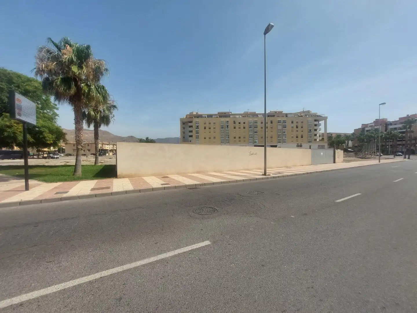 Vista exterior de Residencial en venda en Roquetas de Mar