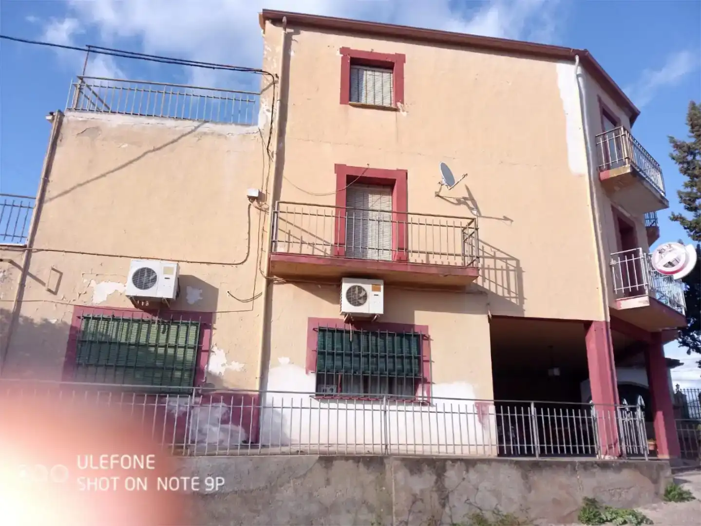 Vista exterior de Finca rústica en venda en Linares amb Aire condicionat i Balcó