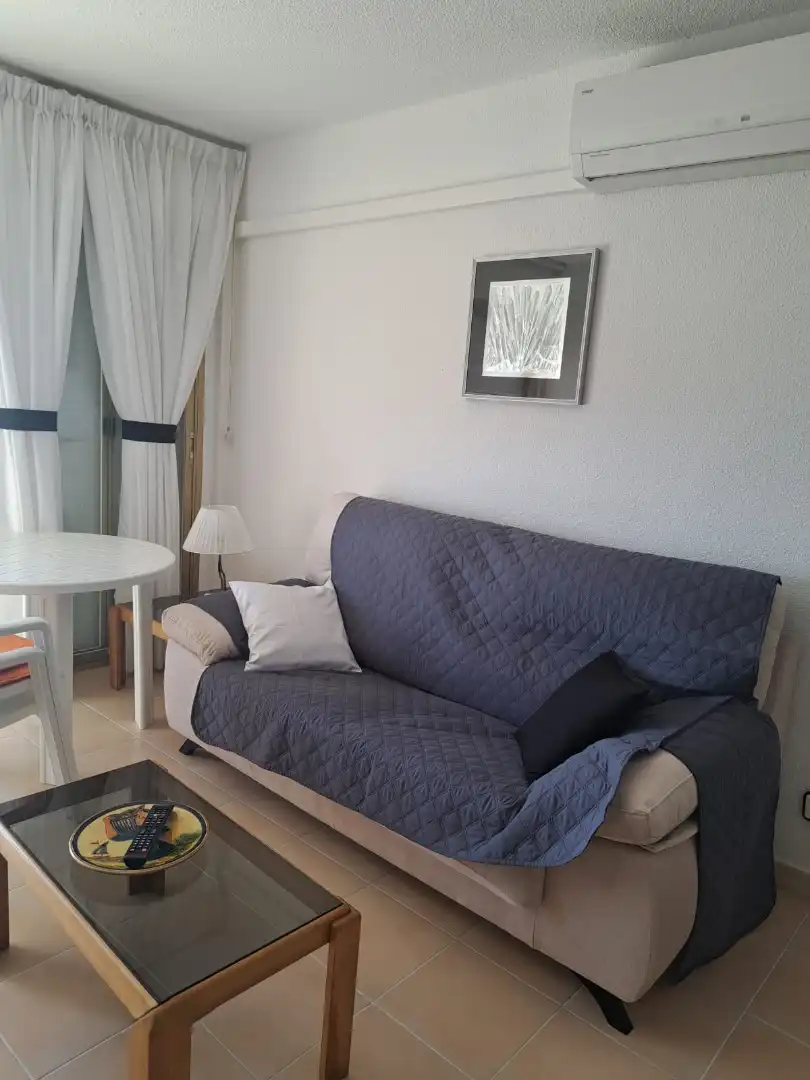 Sala d'estar de Pis de lloguer amb opció a compra en Salou amb Aire condicionat, Calefacció i Jardí privat