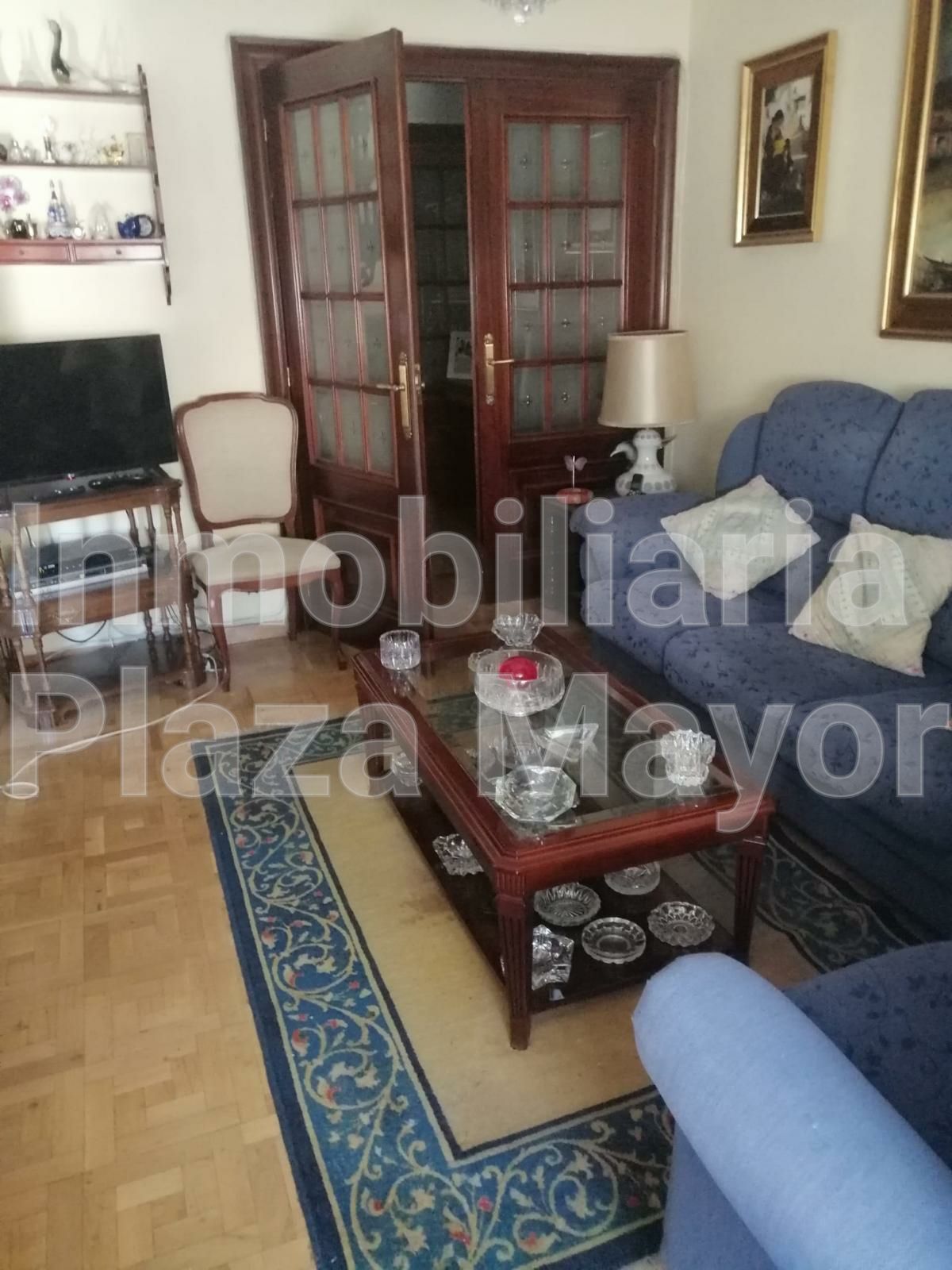 Sala d'estar de Pis en venda en Salamanca Capital amb Calefacció, Parquet i Moblat