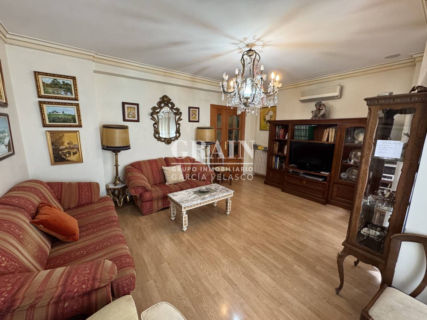 Sala d'estar de Pis en venda en  Albacete Capital amb Aire condicionat, Calefacció i Balcó