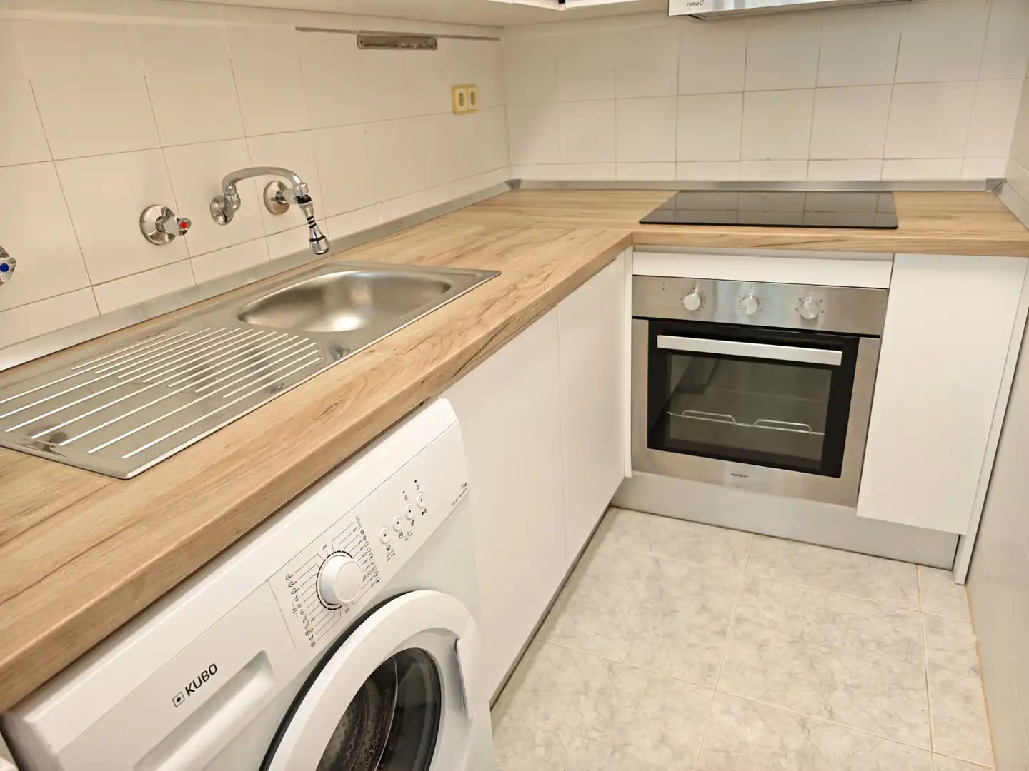 Cuina de Apartament en venda en Castell d'Aro, Platja d'Aro i s'Agaró amb Jardí privat, Terrassa i Moblat