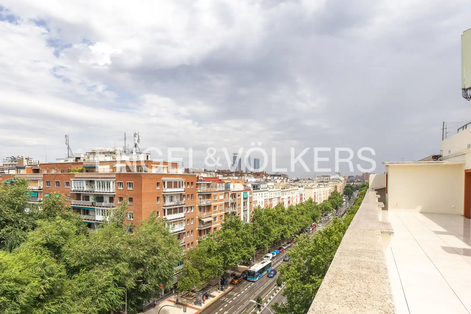 Außenansicht von Dachboden zur Miete in Madrid mit Klimaanlage, Heizung und Terrasse