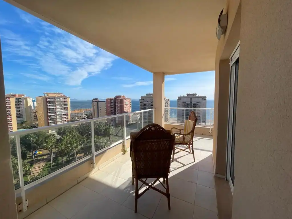 Terrassa de Apartament en venda en La Manga del Mar Menor amb Terrassa, Piscina i Balcó