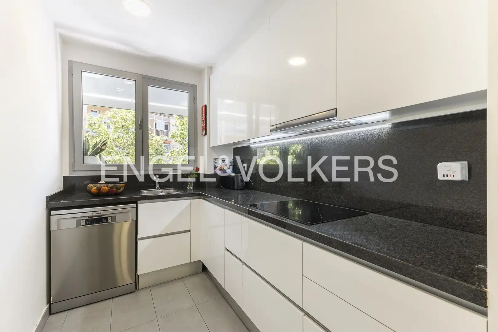 Cocina de Piso en venta en Esplugues de Llobregat con Aire acondicionado, Calefacción y Jardín privado
