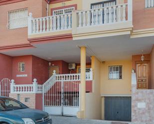 Vista exterior de Casa adosada en venda en  Almería Capital