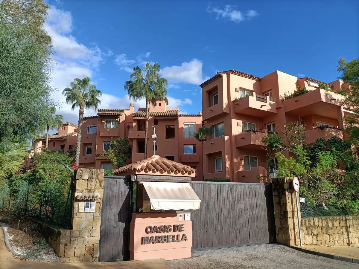 Piso con ascensor en venta en Milla de Oro, imagen 2