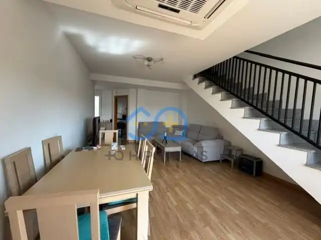 Sala de estar de Dúplex en venta en Numancia de la Sagra con Aire acondicionado, Calefacción y Alarma