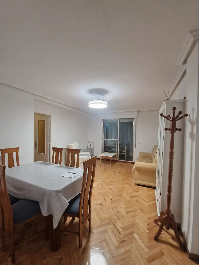 Sala d'estar de Pis de lloguer en Móstoles amb Calefacció, Parquet i Moblat