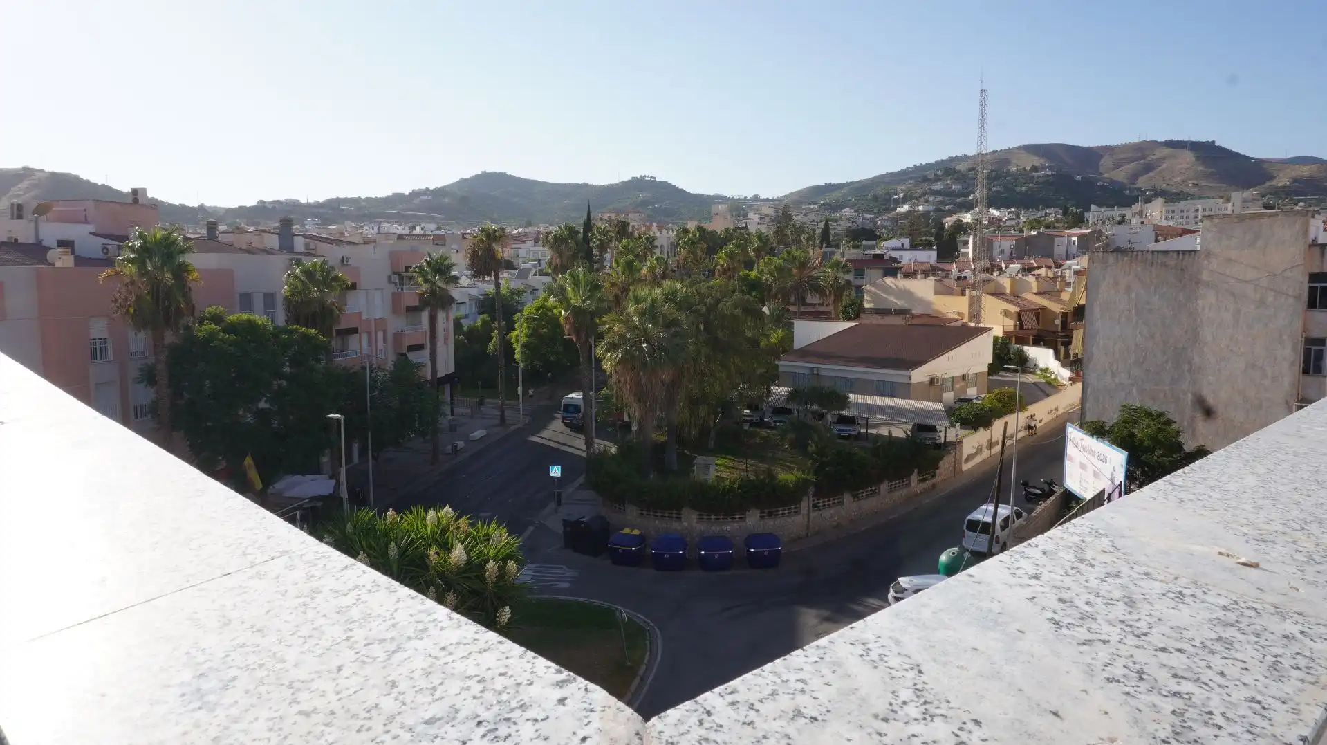 Vista exterior de Àtic de lloguer en Motril amb Aire condicionat, Terrassa i Moblat