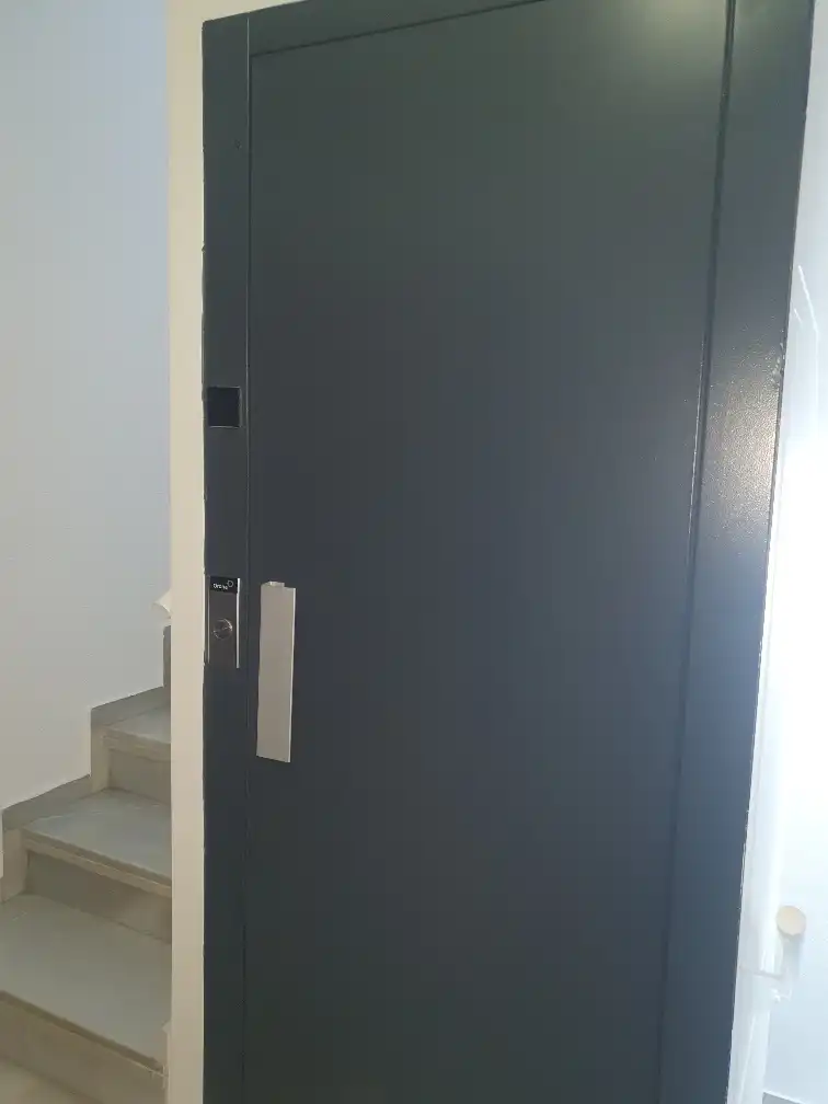 Wohnung zum Verkauf in Berja mit Balkon
