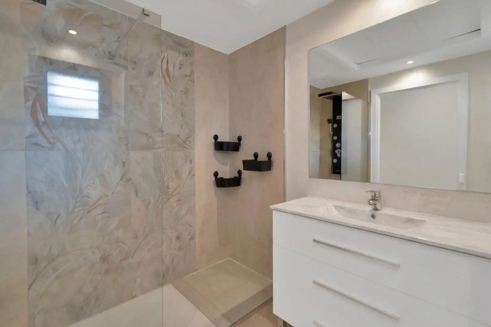 Bathroom of Attic for sale in Casares  with Private garden, Alarm and Community pool