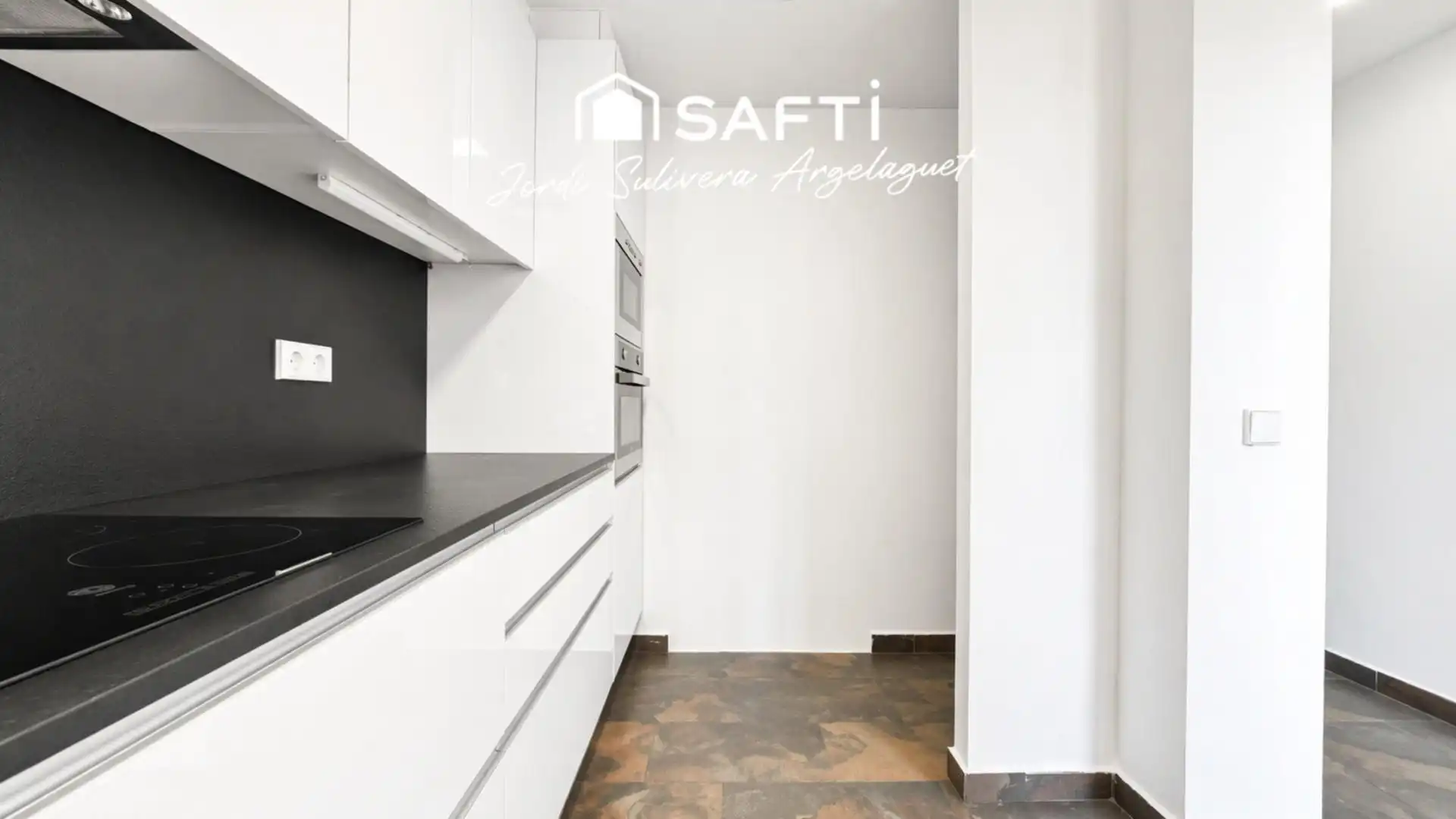 Cocina de Casa adosada en venta en L'Escala con Aire acondicionado, Terraza y Balcón