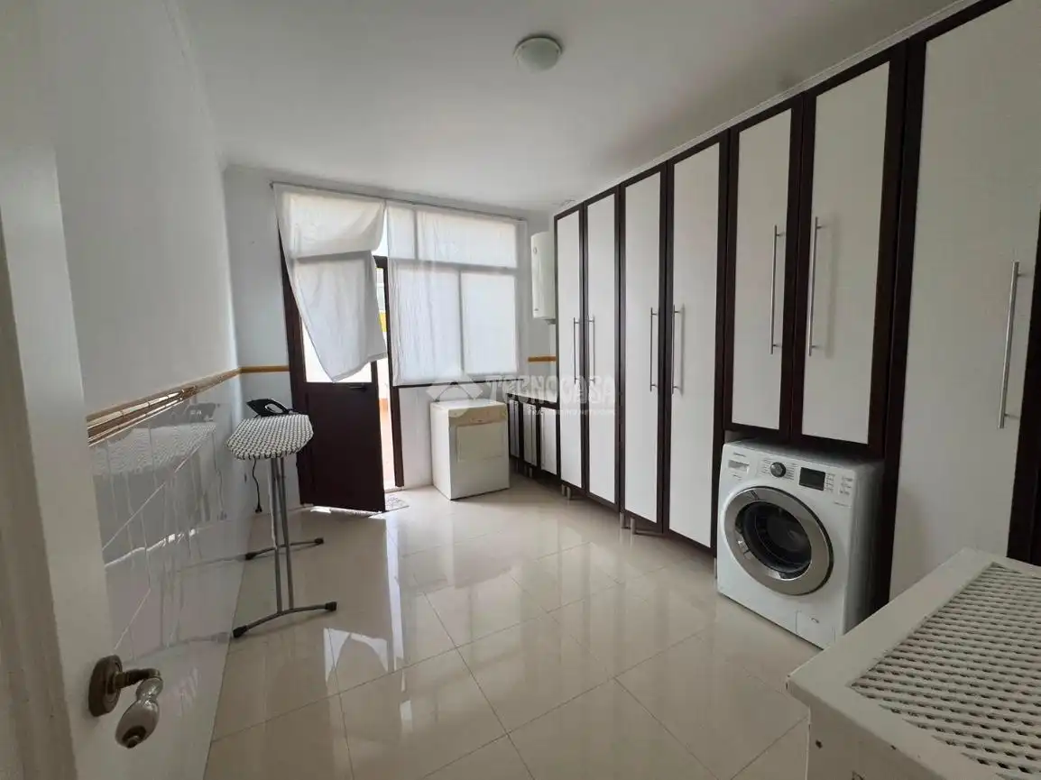 Casa adosada en venta en Calle Dr. Manuel E. Patarroyo, Osuna